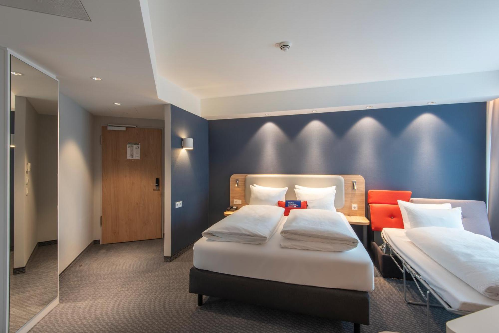 Holiday Inn Express Heilbronn By Ihg Exterior photo