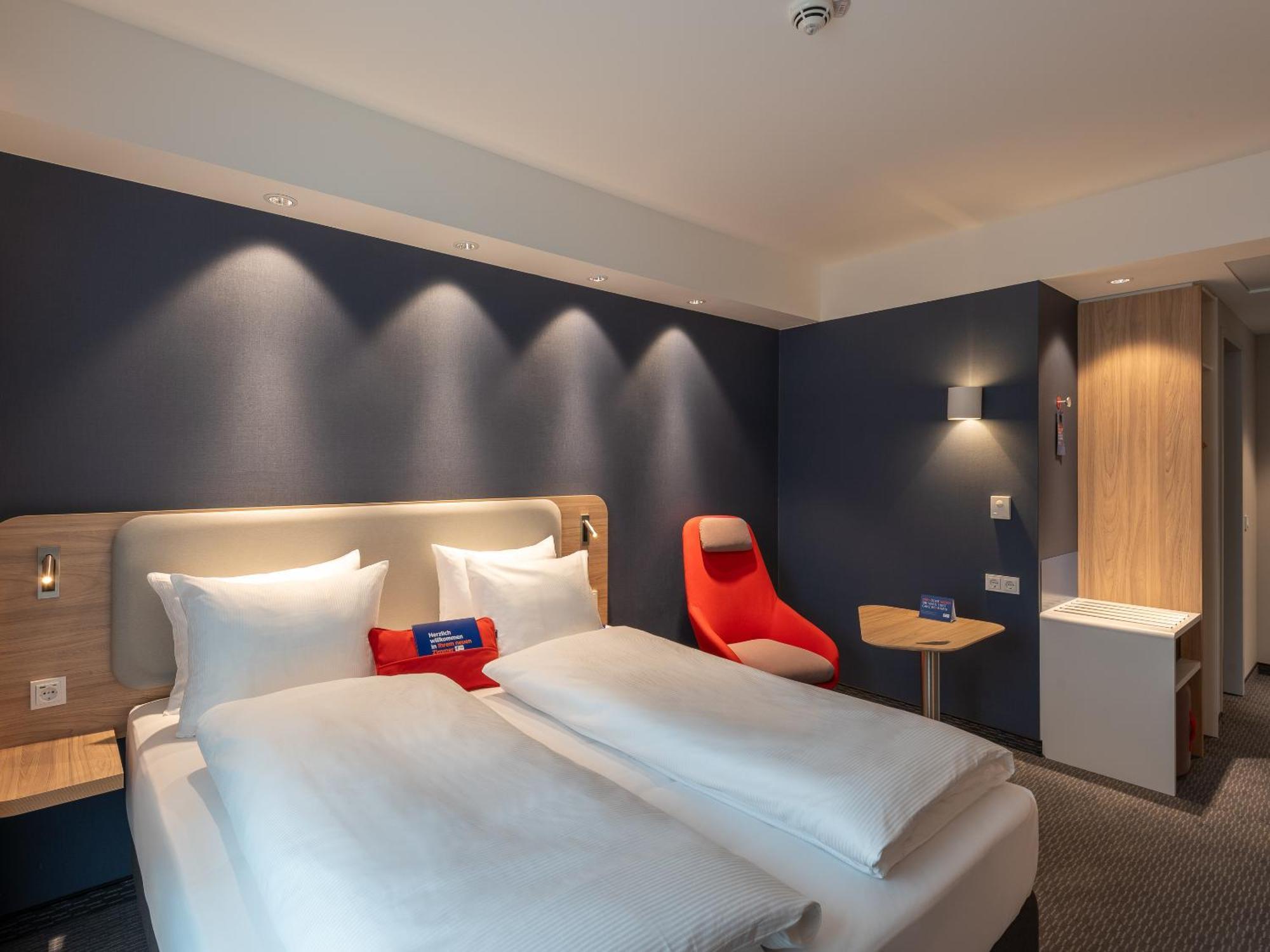 Holiday Inn Express Heilbronn By Ihg Exterior photo