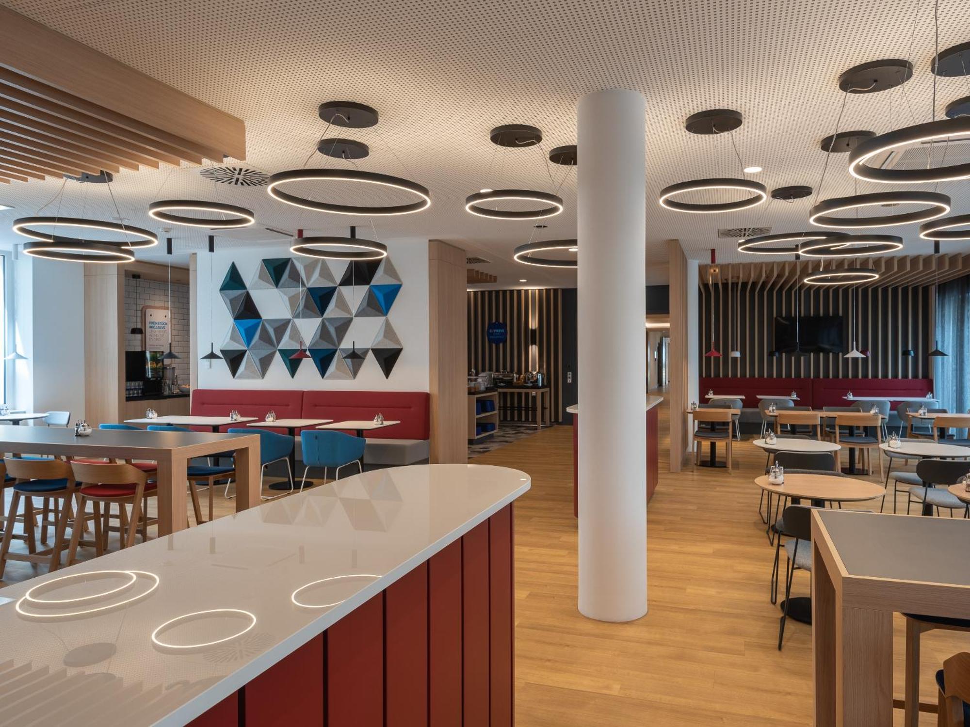 Holiday Inn Express Heilbronn By Ihg Exterior photo